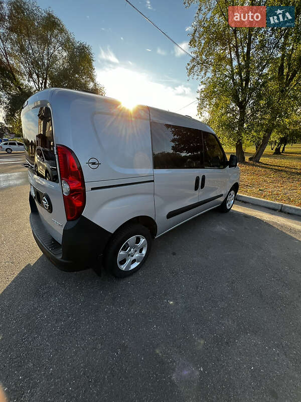 Грузовой фургон Opel Combo 2012 в Борисполе