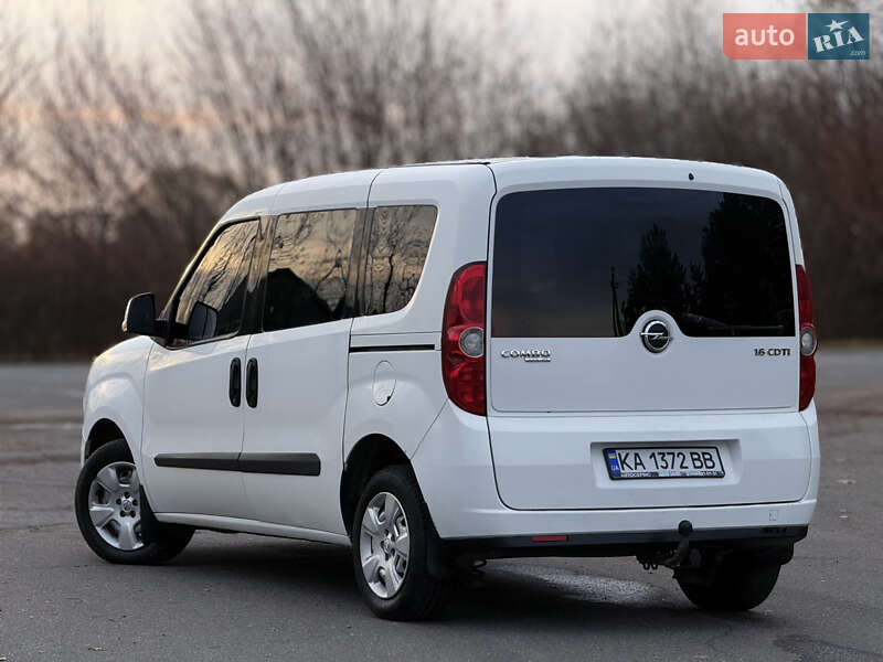 Минивэн Opel Combo 2012 в Мене
