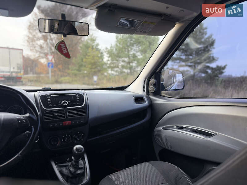 Минивэн Opel Combo 2012 в Мене