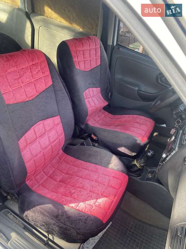 Вантажний фургон Opel Combo 2002 в Іршаві