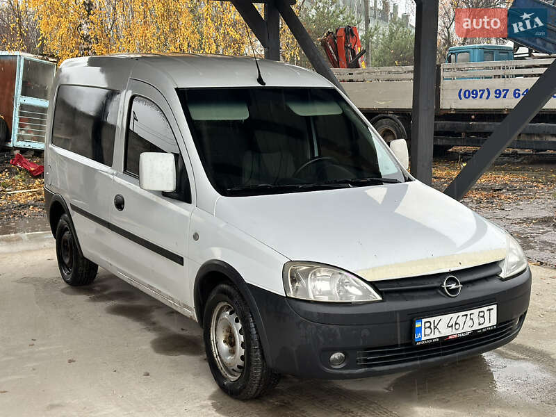 Інші вантажівки Opel Combo 2004 в Рівному фото 2 Інші вантажівки Opel Combo 2004 в Рівному