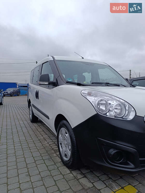 Минивэн Opel Combo 2017 в Черновцах