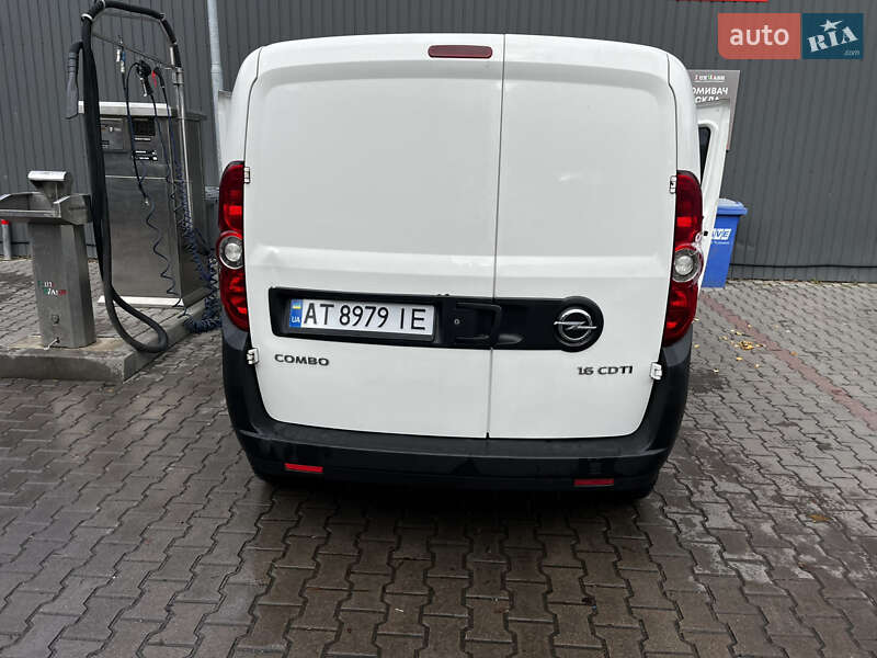 Вантажний фургон Opel Combo 2013 в Коломиї