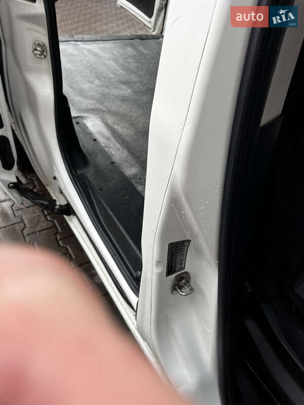 Вантажний фургон Opel Combo 2013 в Коломиї