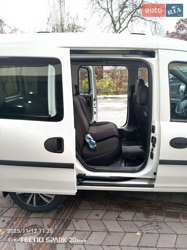 Мінівен Opel Combo 2005 в Ніжині фото 5 Мінівен Opel Combo 2005 в Ніжині