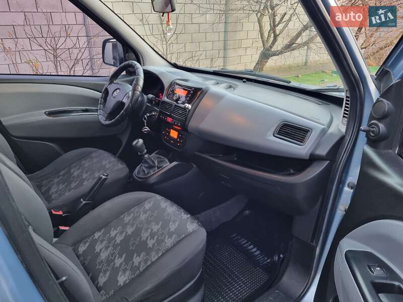 Минивэн Opel Combo 2012 в Ровно
