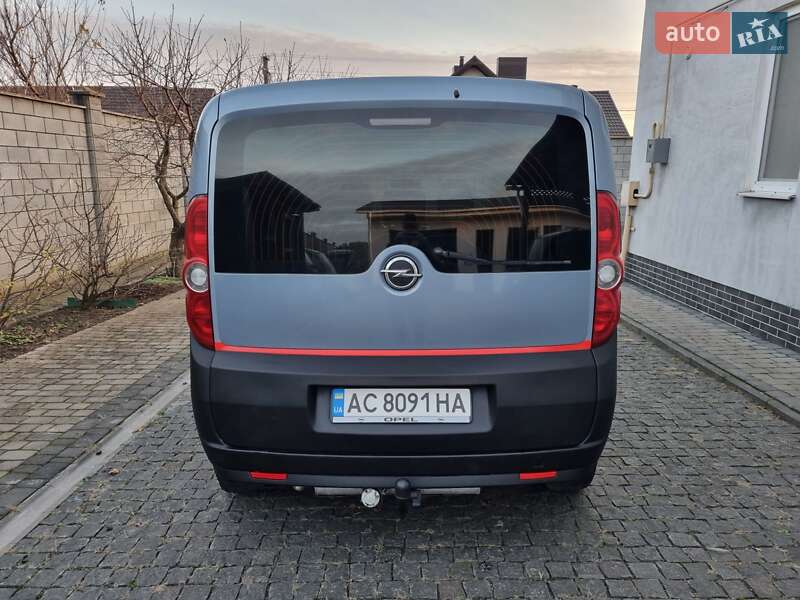 Минивэн Opel Combo 2012 в Ровно