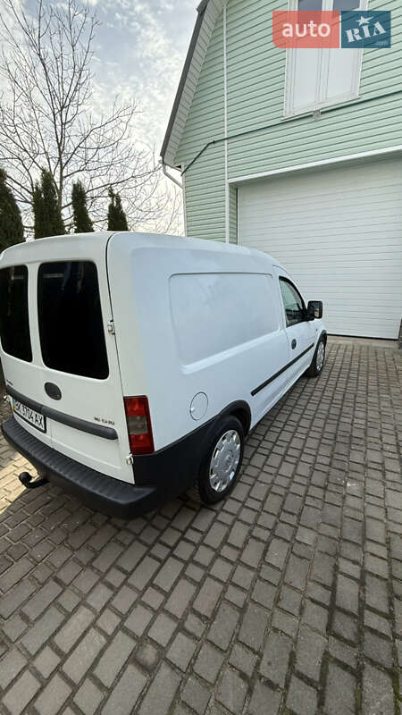 Вантажний фургон Opel Combo 2005 в Костопілі