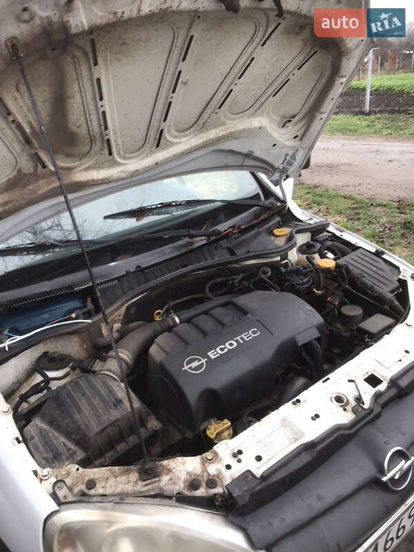 Вантажний фургон Opel Combo 2008 в Охтирці