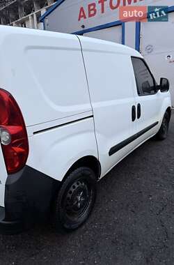 Вантажний фургон Opel Combo 2012 в Львові