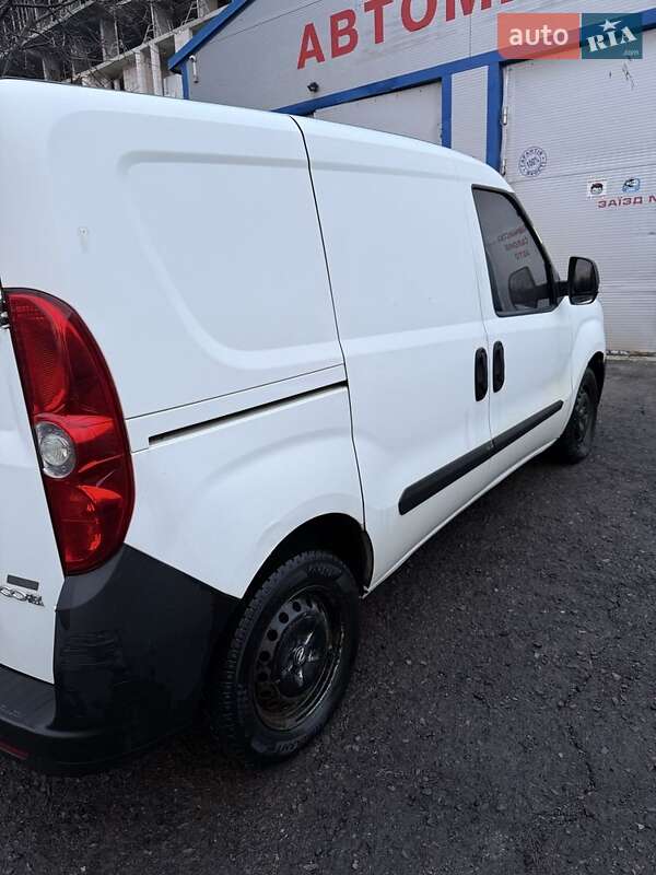 Грузовой фургон Opel Combo 2012 в Львове