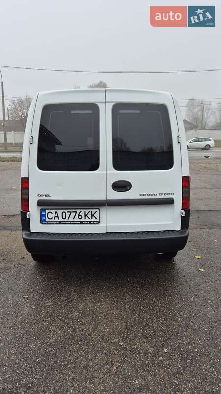 Вантажний фургон Opel Combo 2011 в Черкасах