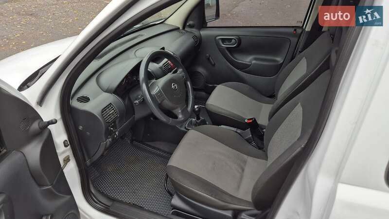 Вантажний фургон Opel Combo 2011 в Черкасах