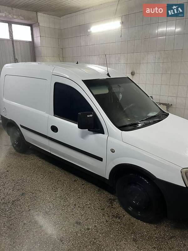 Грузовой фургон Opel Combo 2003 в Сваляве фото 8 Грузовой фургон Opel Combo 2003 в Сваляве