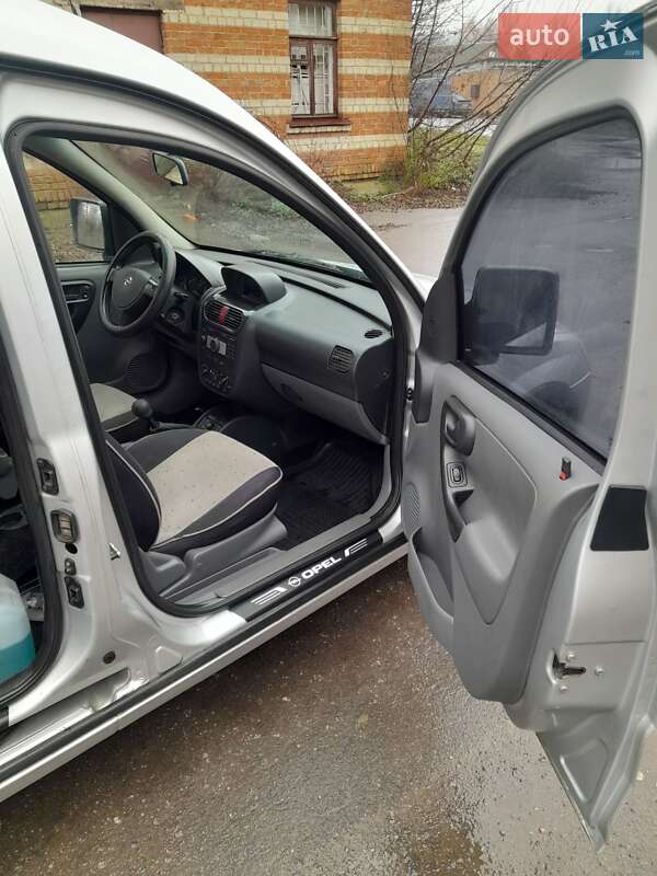 Минивэн Opel Combo 2005 в Казатине