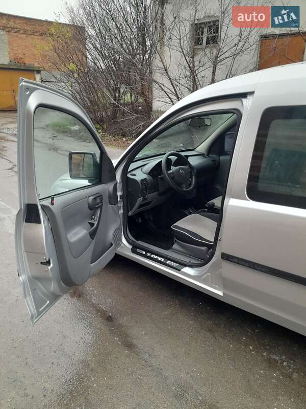 Минивэн Opel Combo 2005 в Казатине