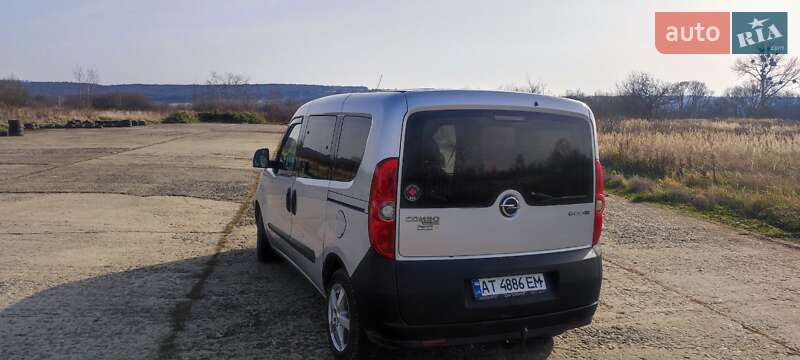 Мінівен Opel Combo 2012 в Івано-Франківську