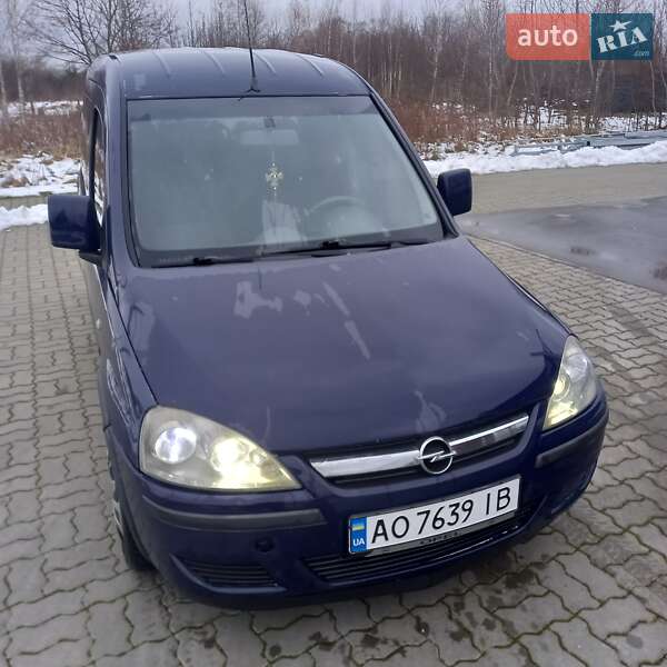 Минивэн Opel Combo 2008 в Стрые