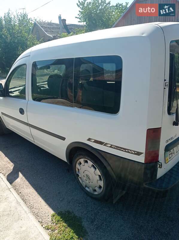 Минивэн Opel Combo 2006 в Никополе