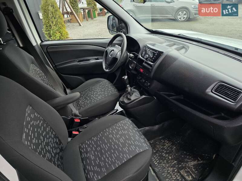 Вантажний фургон Opel Combo 2018 в Тернополі фото 22 Вантажний фургон Opel Combo 2018 в Тернополі