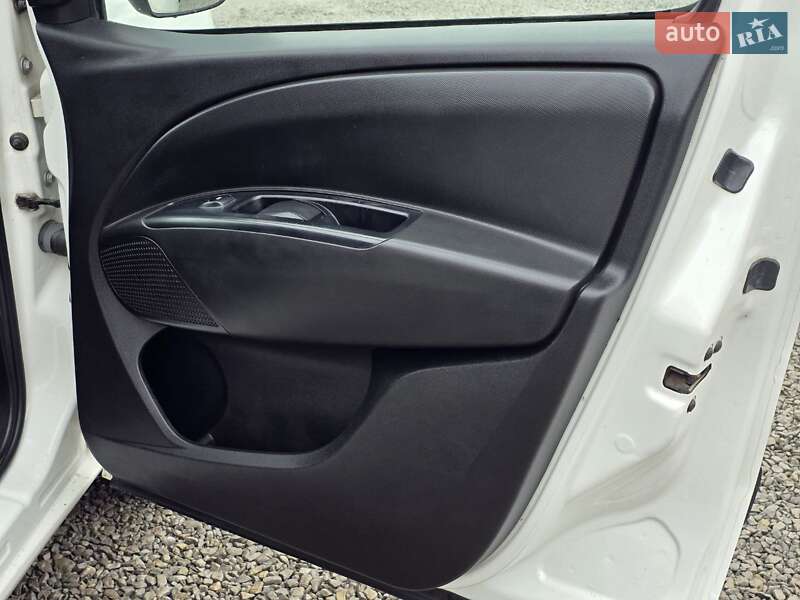 Вантажний фургон Opel Combo 2018 в Тернополі фото 25 Вантажний фургон Opel Combo 2018 в Тернополі