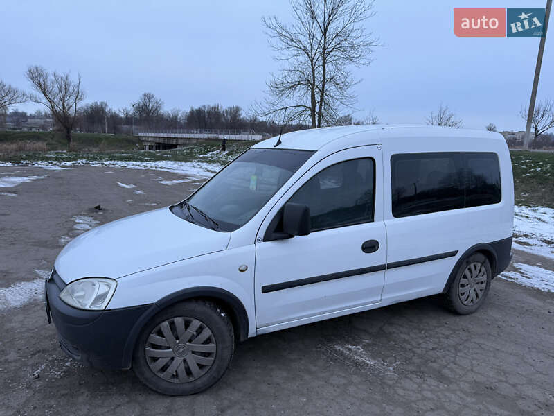 Минивэн Opel Combo 2005 в Балте