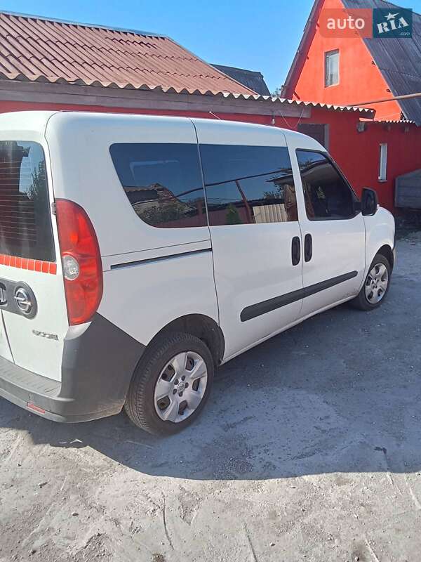 Грузовой фургон Opel Combo 2012 в Каменском