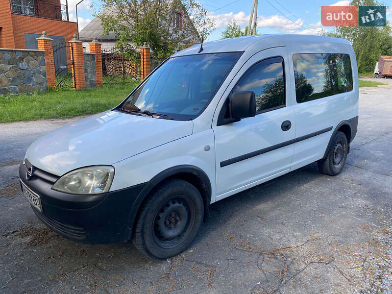 Минивэн Opel Combo 2009 в Звягеле