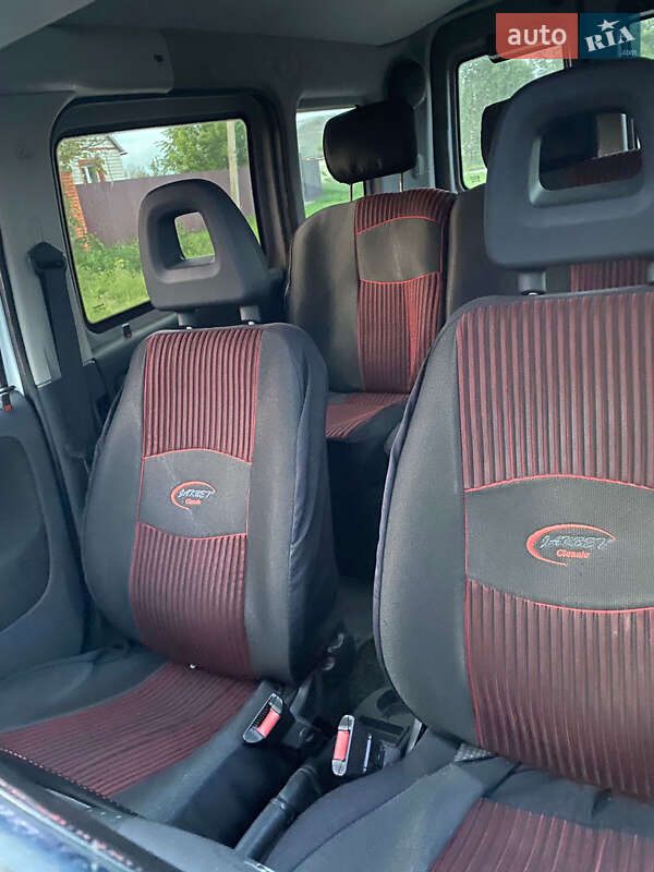 Минивэн Opel Combo 2009 в Звягеле