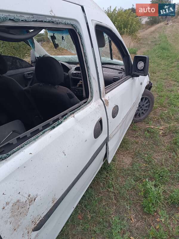 Минивэн Opel Combo 2005 в Новониколаевке