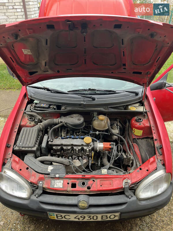 Грузовой фургон Opel Combo 1995 в Львове