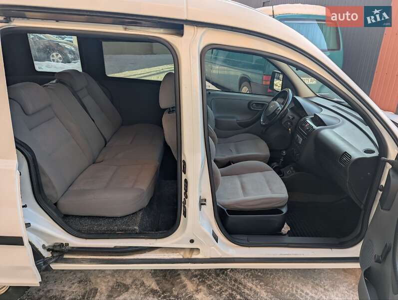 Минивэн Opel Combo 2006 в Калуше