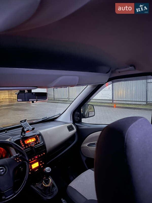 Минивэн Opel Combo 2012 в Хмельницком