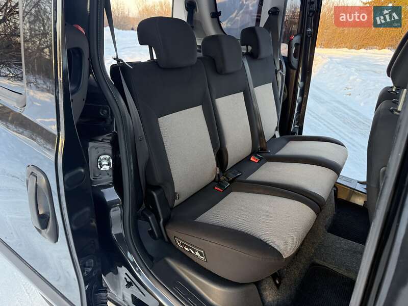 Мінівен Opel Combo 2012 в Трускавці