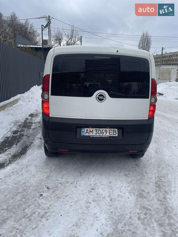 Мінівен Opel Combo 2013 в Житомирі