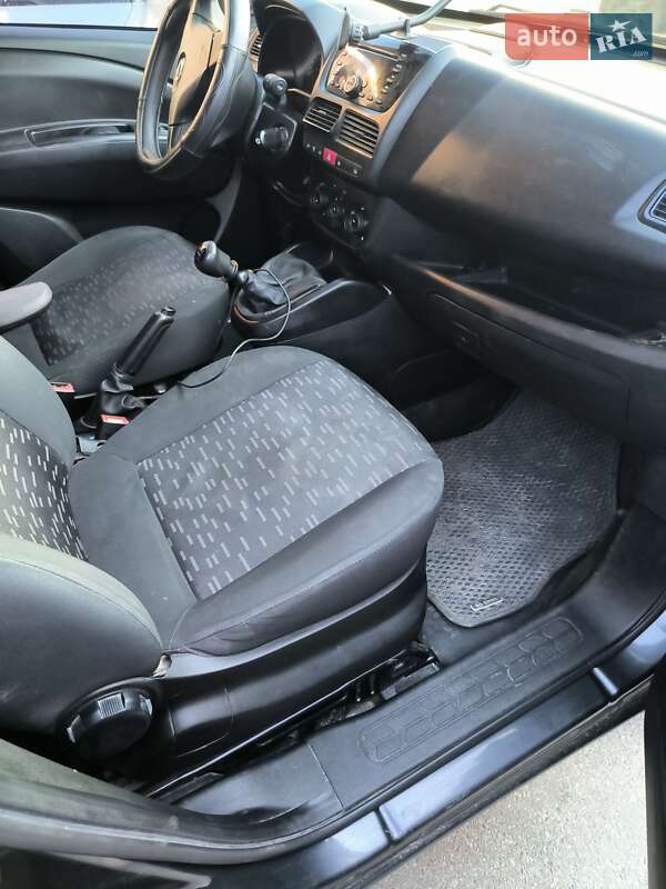 Мінівен Opel Combo 2015 в Рокитному