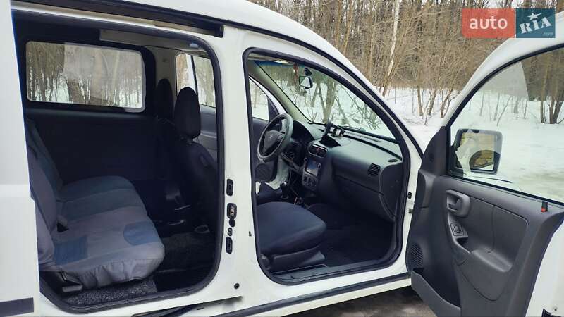 Мінівен Opel Combo 2011 в Києві фото 10 Мінівен Opel Combo 2011 в Києві