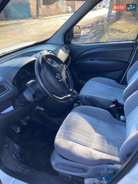 Вантажний фургон Opel Combo 2013 в Хмельницькому