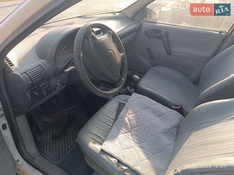 Вантажний фургон Opel Combo 1995 в Одесі
