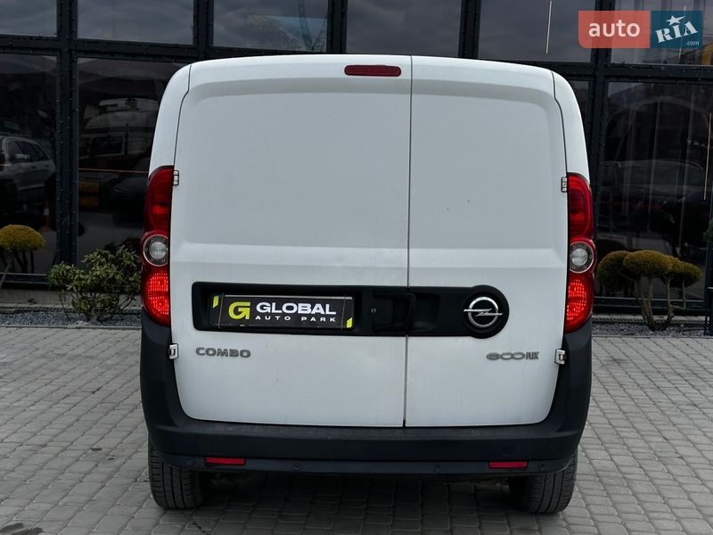 Грузовой фургон Opel Combo 2015 в Львове