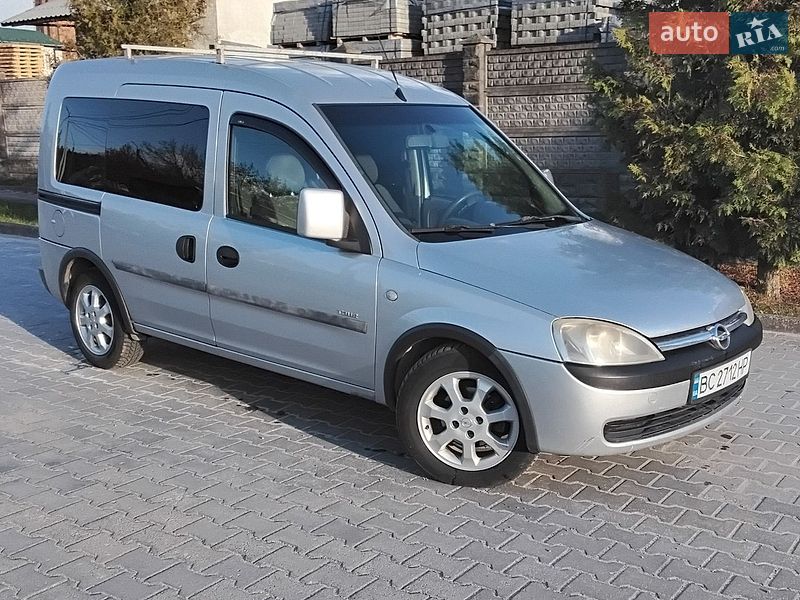 Мінівен Opel Combo 2002 в Новояворівську
