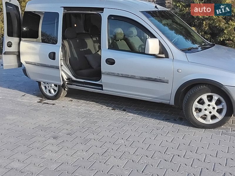 Мінівен Opel Combo 2002 в Новояворівську