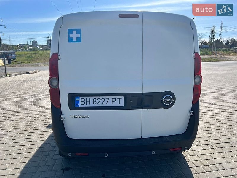 Вантажний фургон Opel Combo 2017 в Одесі
