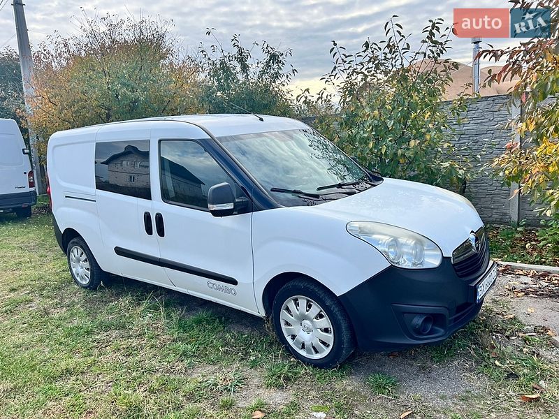 Грузопассажирский фургон Opel Combo 2013 в Киеве