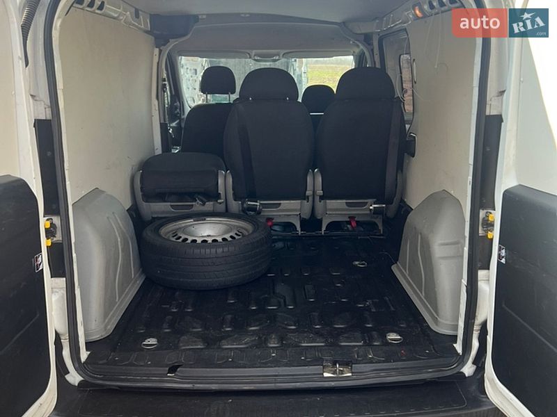 Грузопассажирский фургон Opel Combo 2013 в Киеве