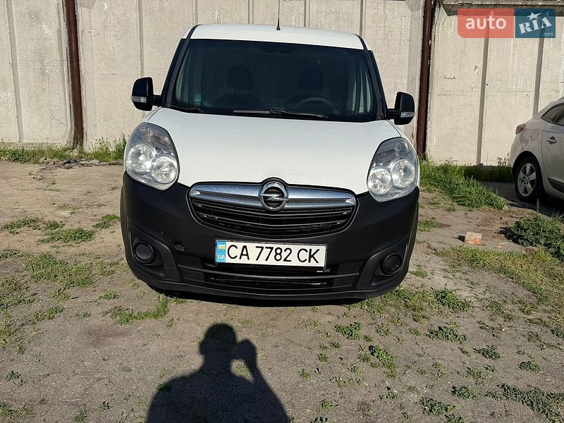Грузовой фургон Opel Combo 2015 в Умани