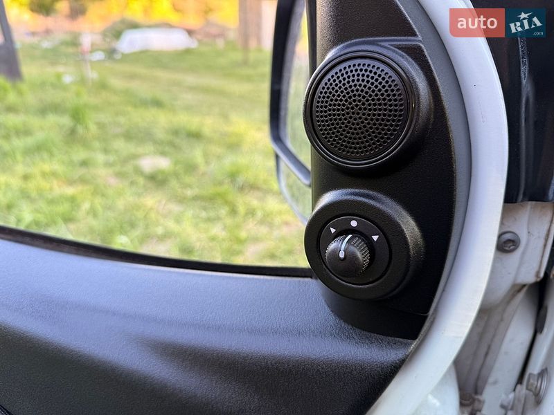 Вантажний фургон Opel Combo 2013 в Нетішині