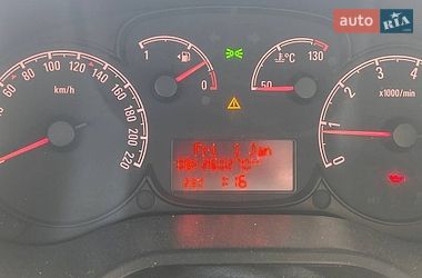 Вантажний фургон Opel Combo 2012 в Львові
