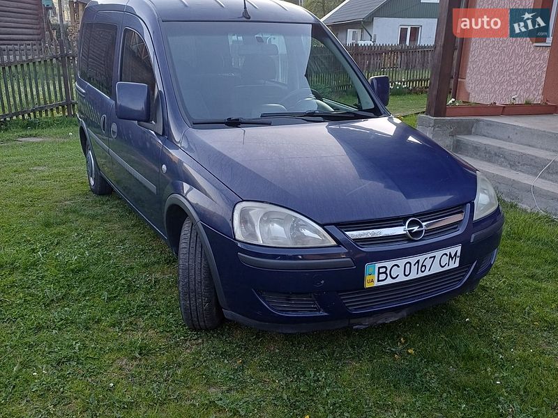 Мінівен Opel Combo 2005 в Косові