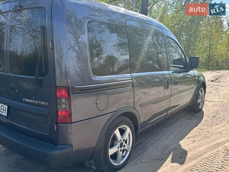 Минивэн Opel Combo 2005 в Павлограде